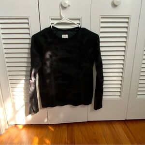 Athleta girls long sleeve shirt black camo